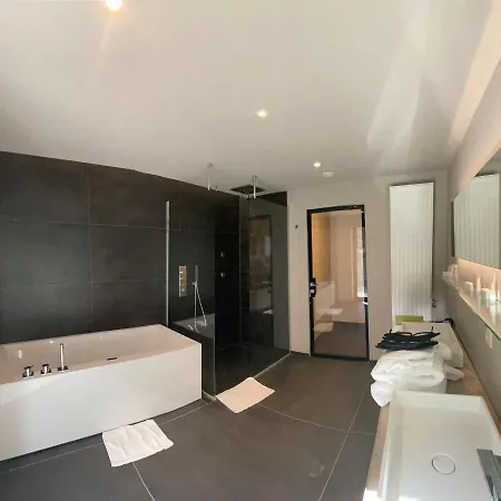 Wellness Eau De Roche Hotel 4*